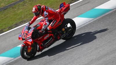 MotoGP 2025. Test di Sepang. Pecco Bagnaia spiega pro e contro della GP25: "La GP24 &egrave; una base fantastica, dobbiamo fare scelte ponderate" 
