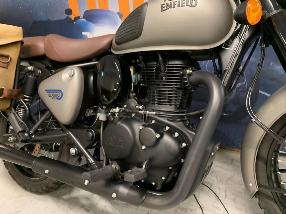 Royal Enfield Classic 350 (2021 - 26) (3)