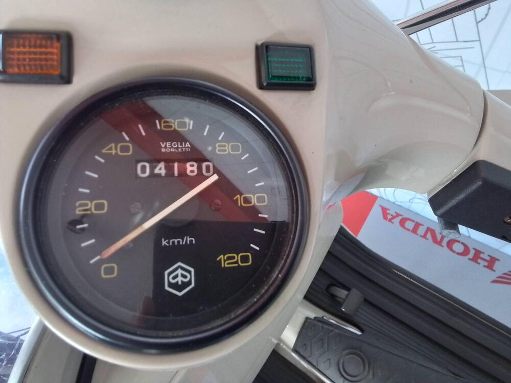 Piaggio VESPA P 125 X (6)