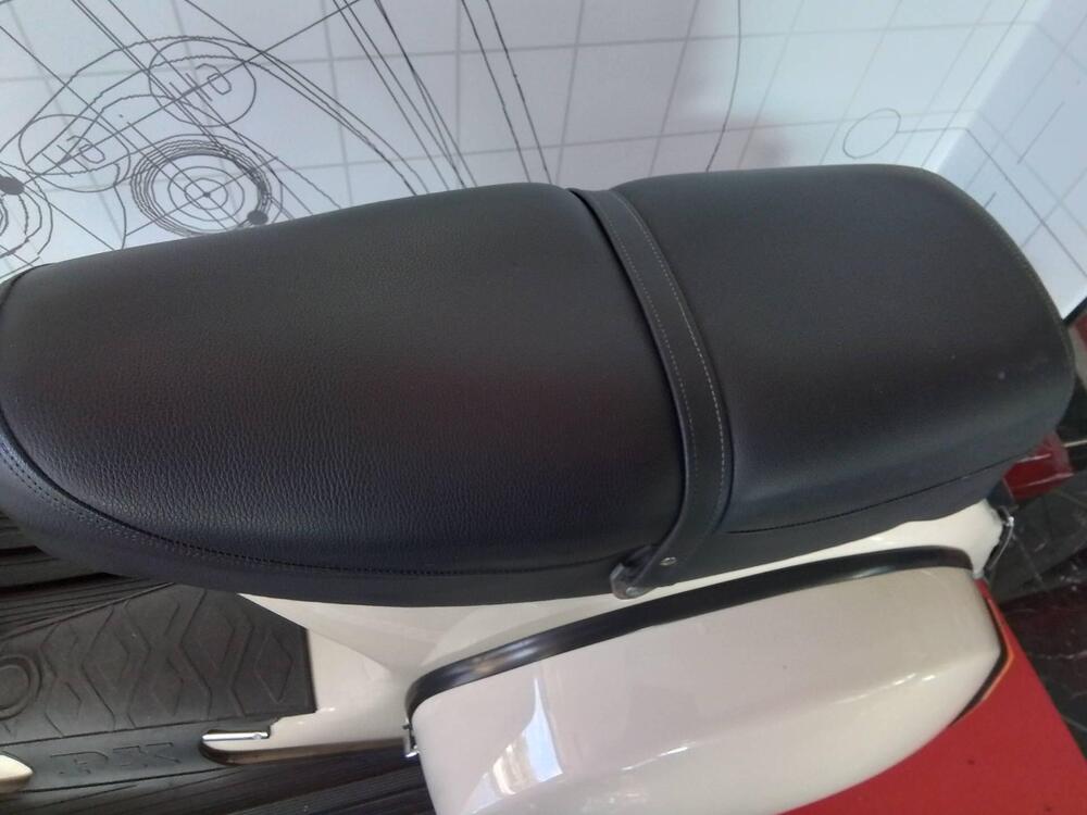 Piaggio VESPA P 125 X (8)