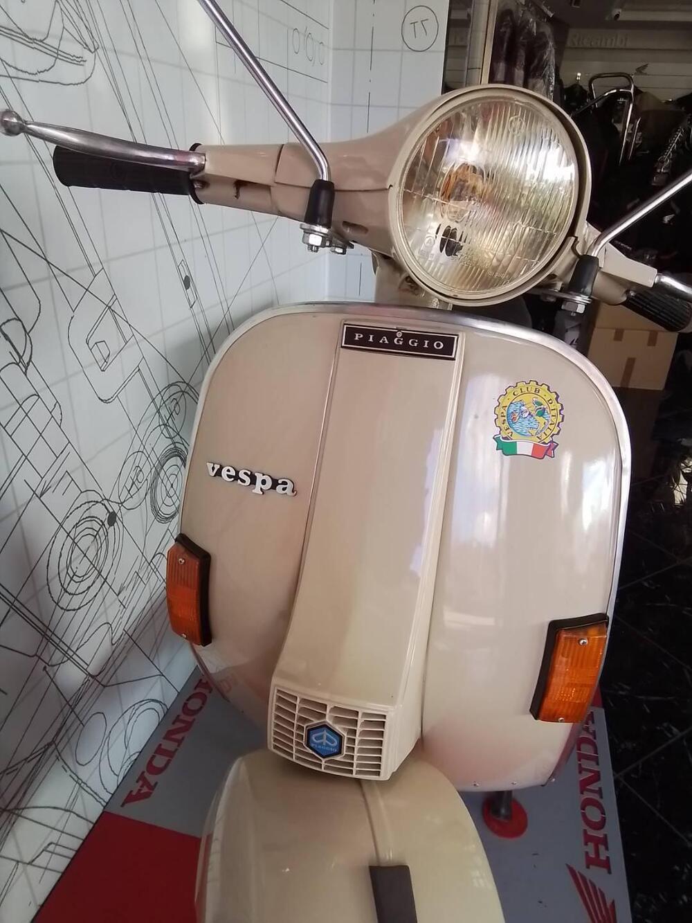 Piaggio VESPA P 125 X (9)