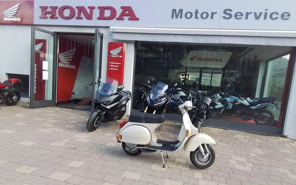 Piaggio VESPA P 125 X (11)