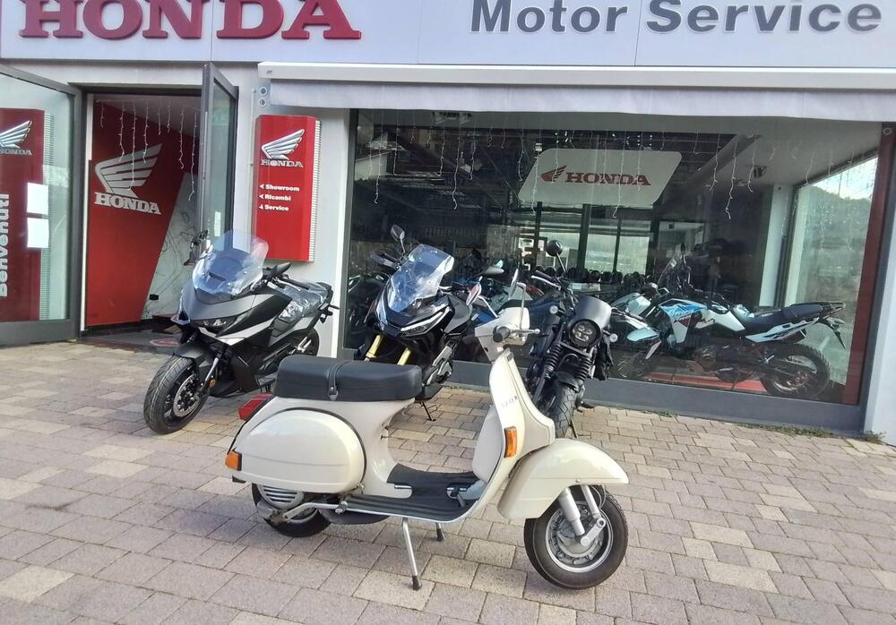 Piaggio VESPA P 125 X (12)