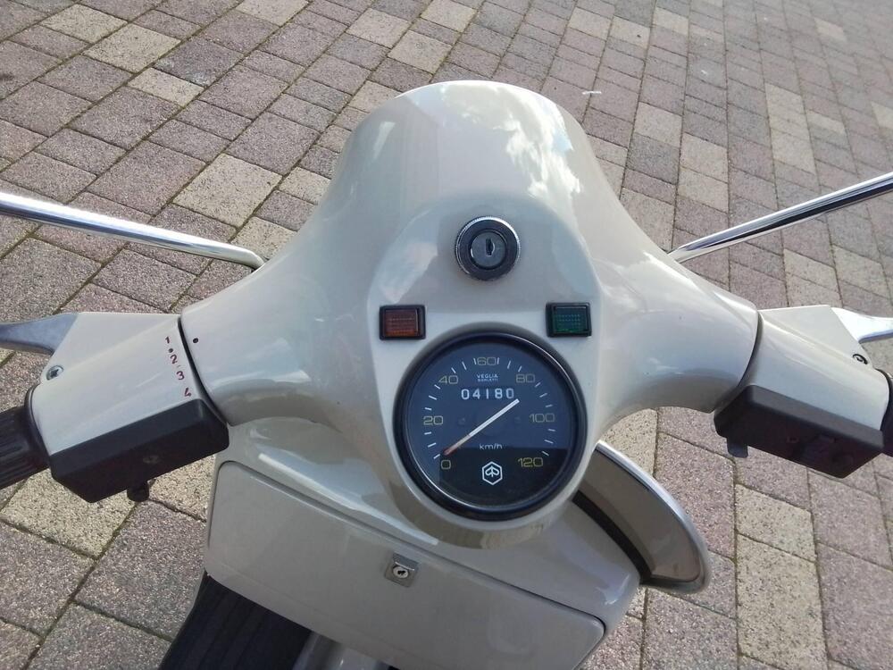Piaggio VESPA P 125 X (15)