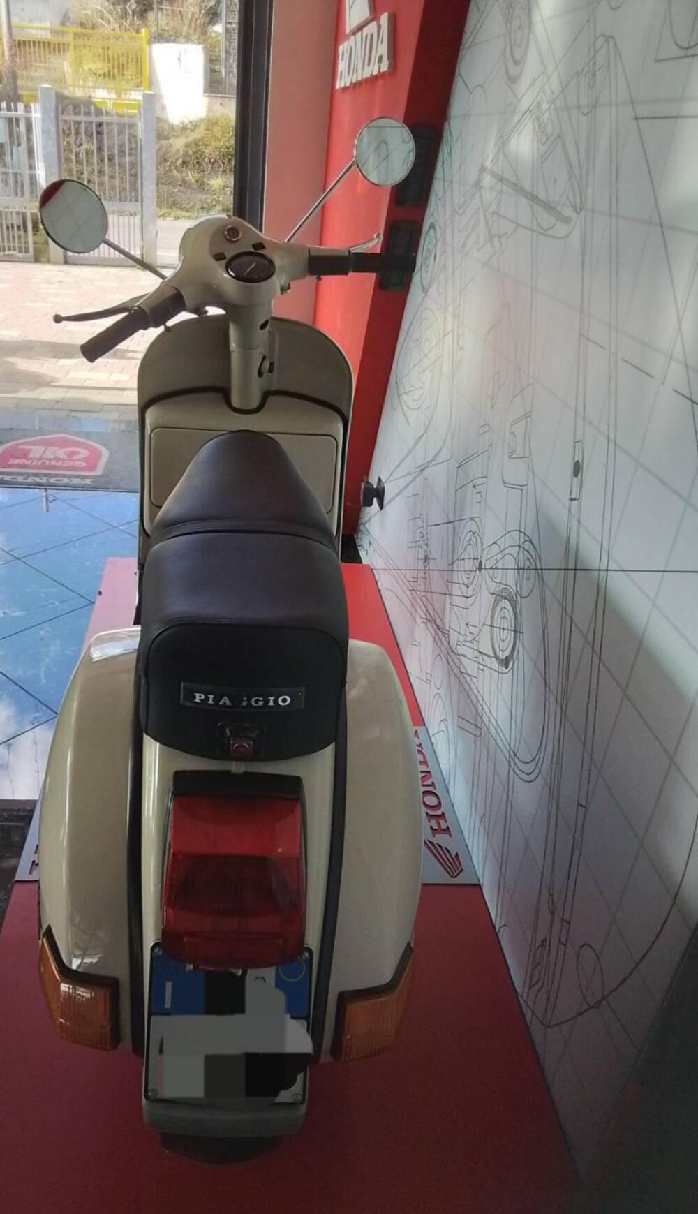 Piaggio VESPA P 125 X (18)