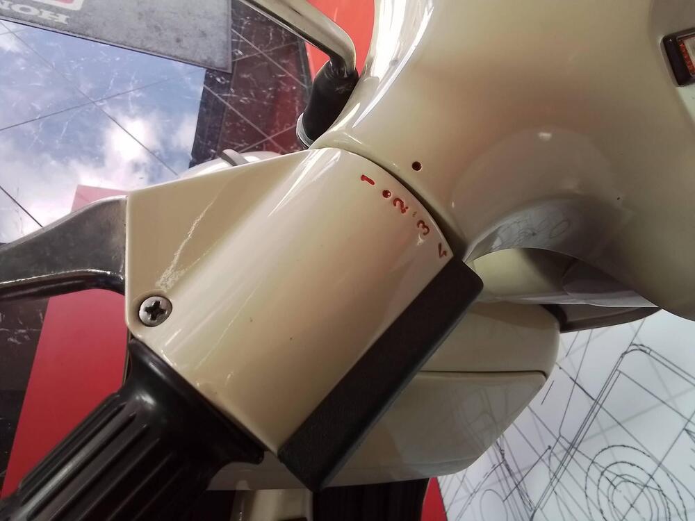 Piaggio VESPA P 125 X (20)