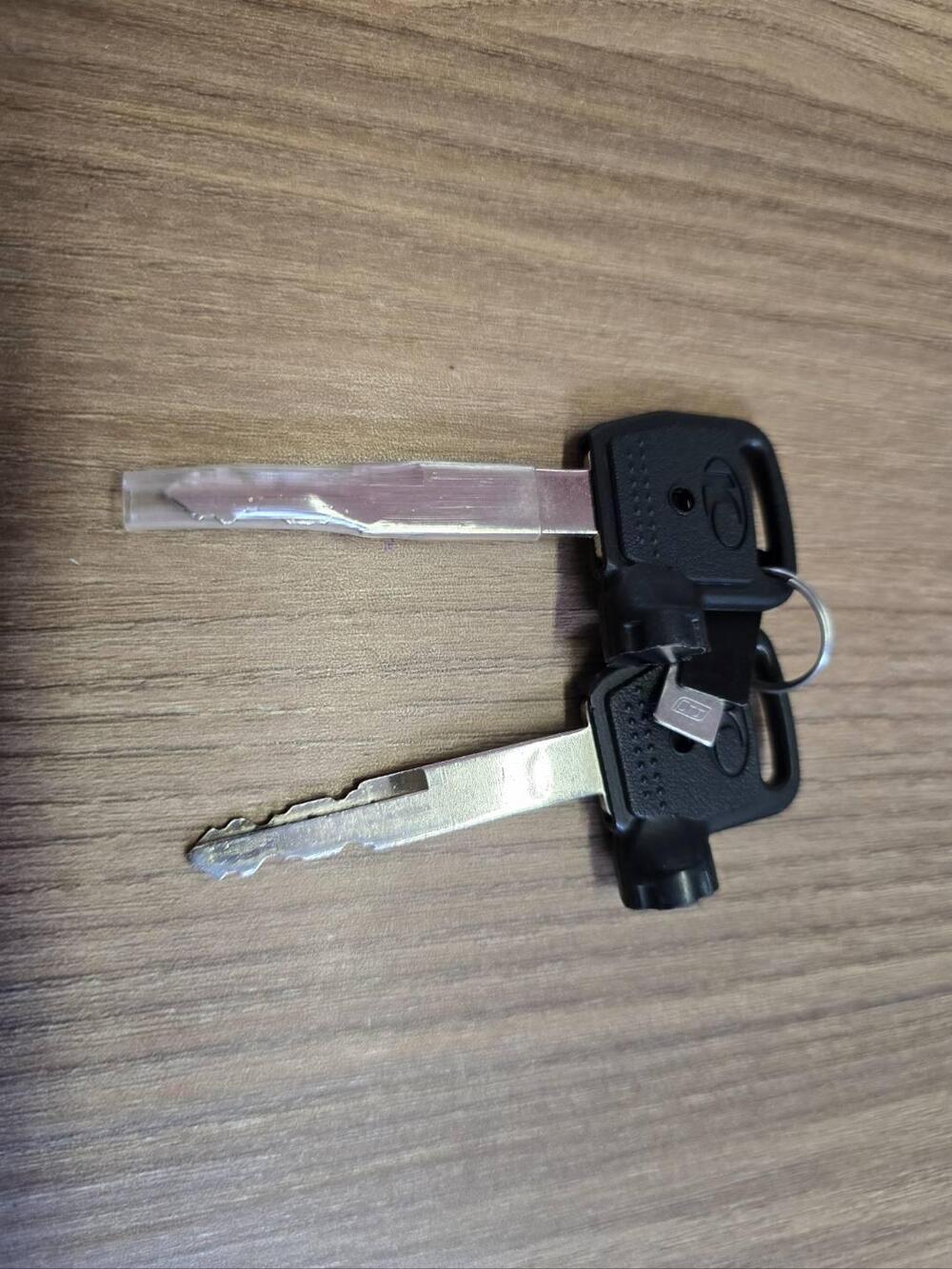 Kymco People 200i S (2021 - 25) (14)