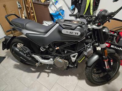 Husqvarna Svartpilen 401 (2020) usata