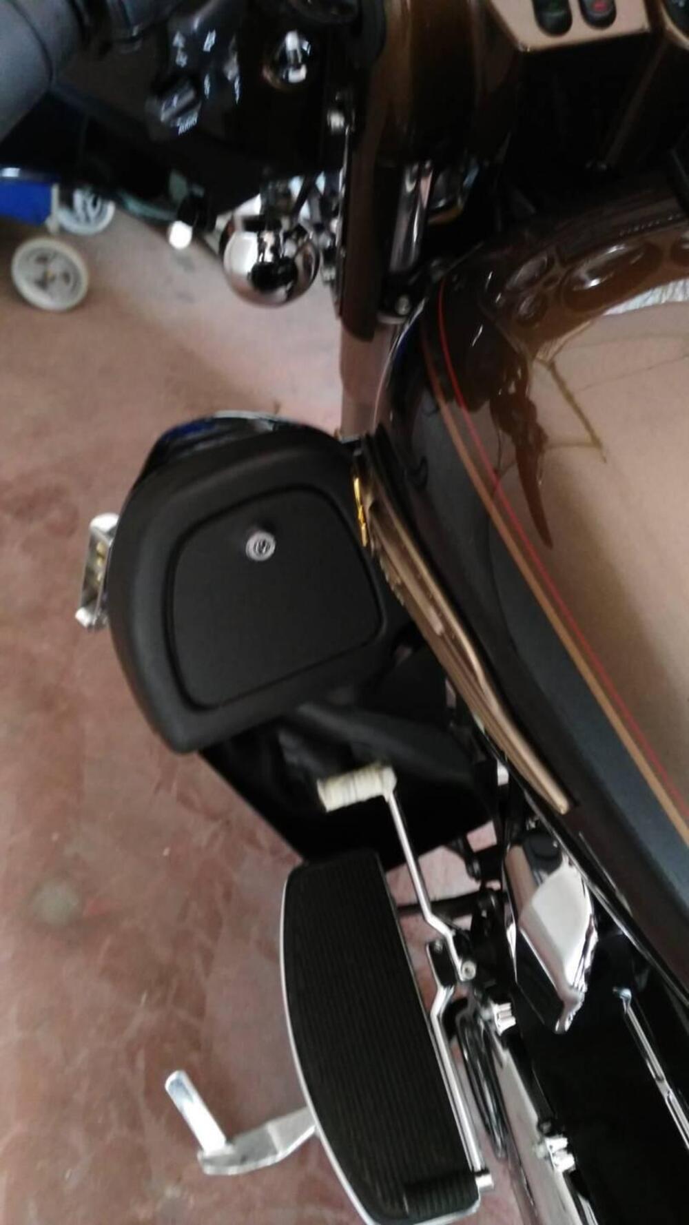 Harley-Davidson 1690 Electra Glide Ultra Limited (2010 - 13) - FLHTK (8)