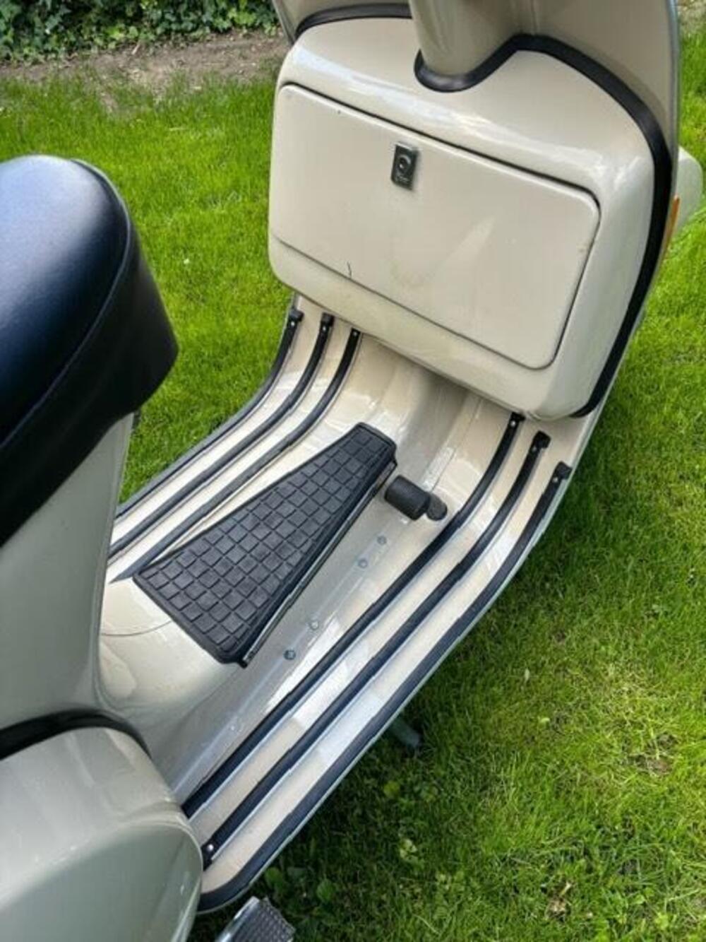 Piaggio Vespa Px 150 (2)