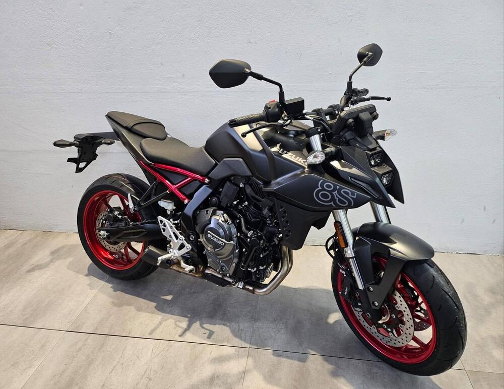Suzuki GSX-8S (2025)