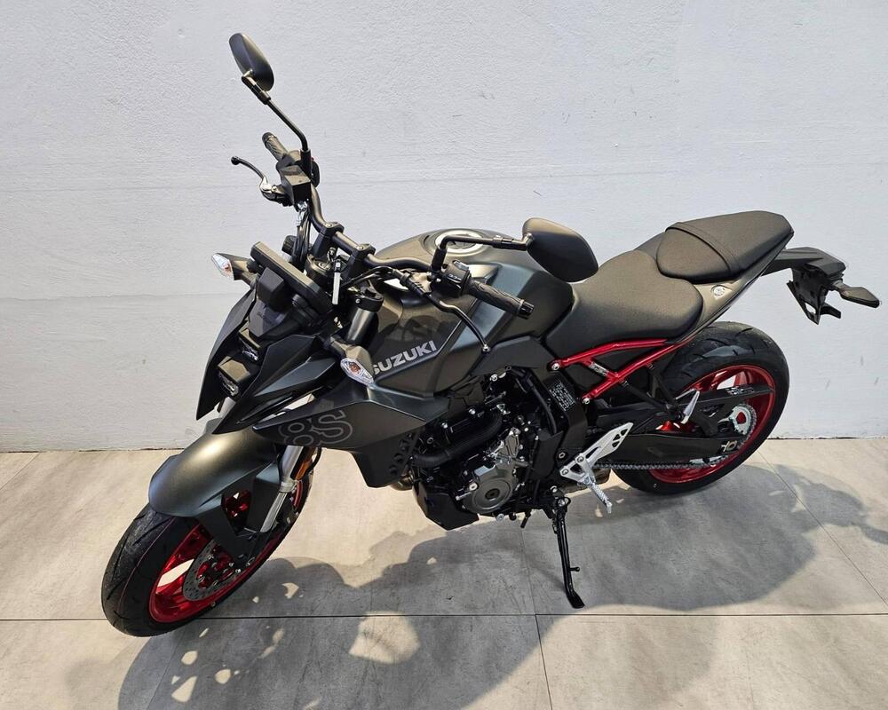 Suzuki GSX-8S (2025) (2)