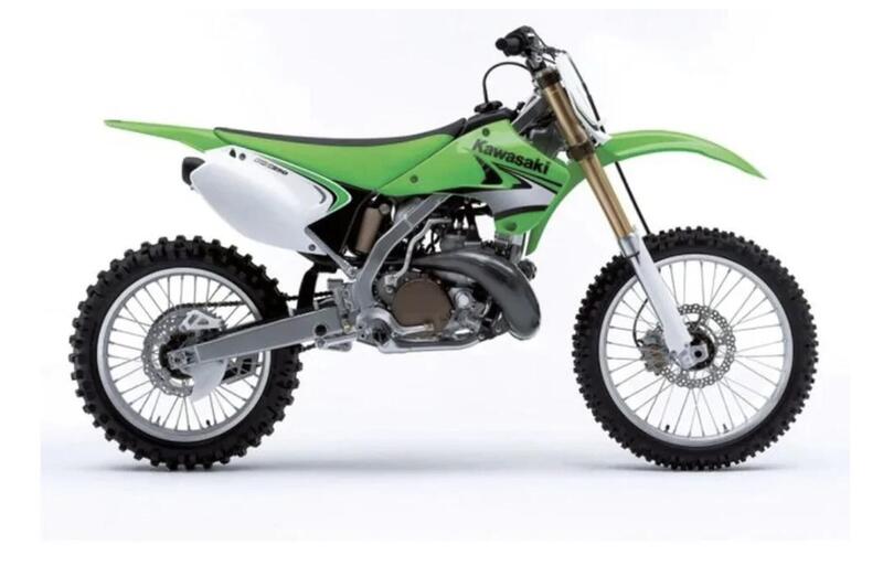 Ritornano i cross a 2 tempi!? L'annuncio shock di Kawasaki [VIDEO]