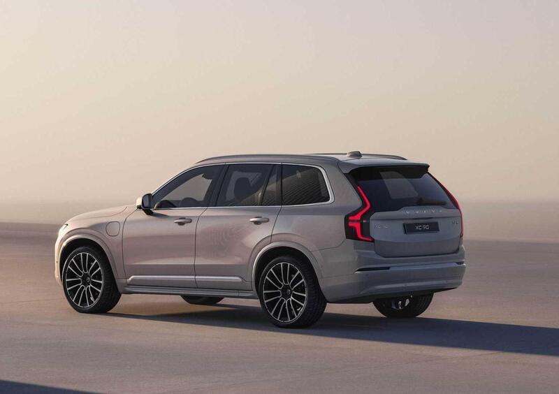 Volvo XC90 (2)