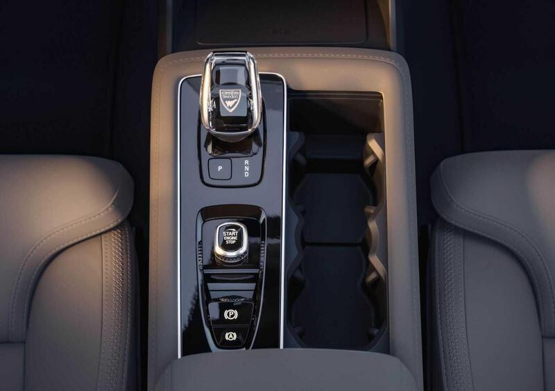 Volvo XC90 (2014-->>) (19)