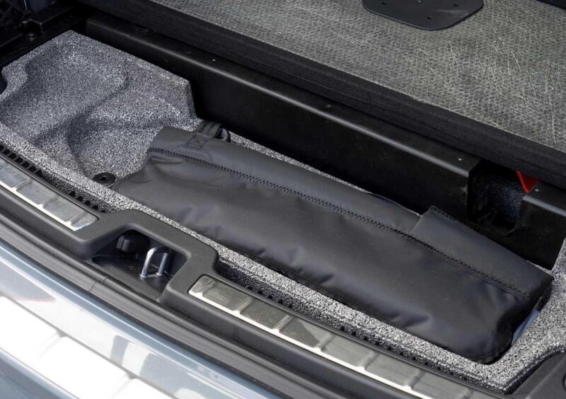 Volvo XC60 (2017-->>) (20)