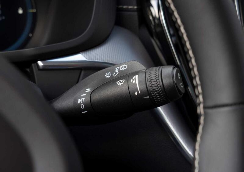 Volvo XC60 (2017-->>) (18)