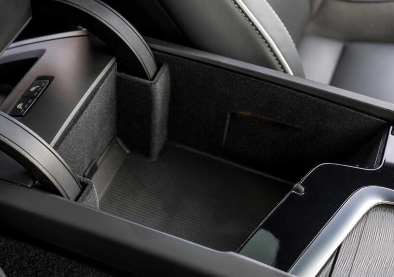 Volvo XC60 (2017-->>) (17)