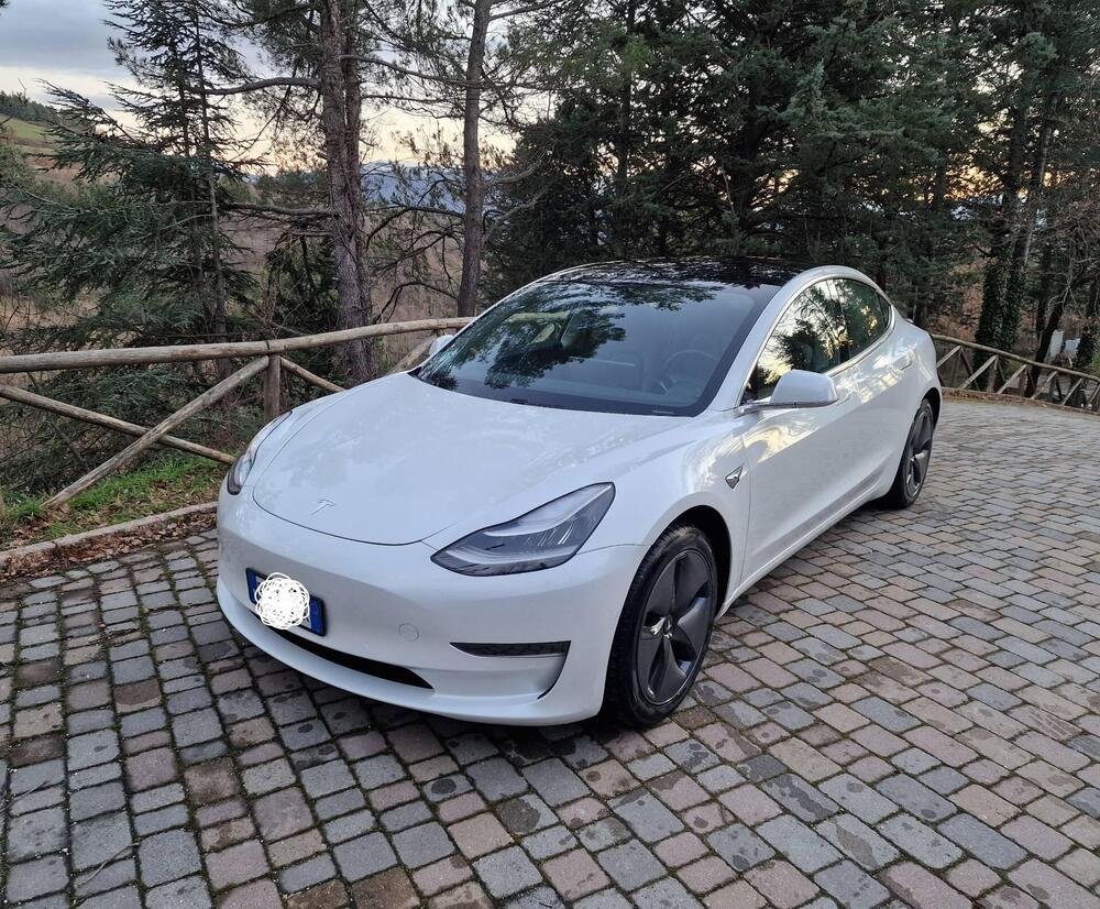 Tesla Model 3 usata a Pesaro-Urbino