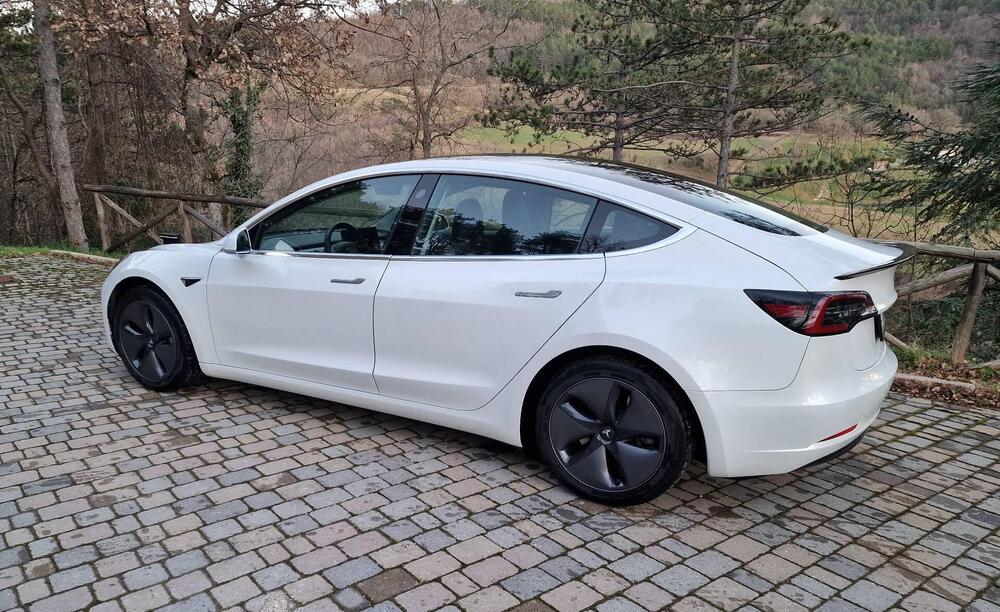 Tesla Model 3 usata a Pesaro-Urbino (4)