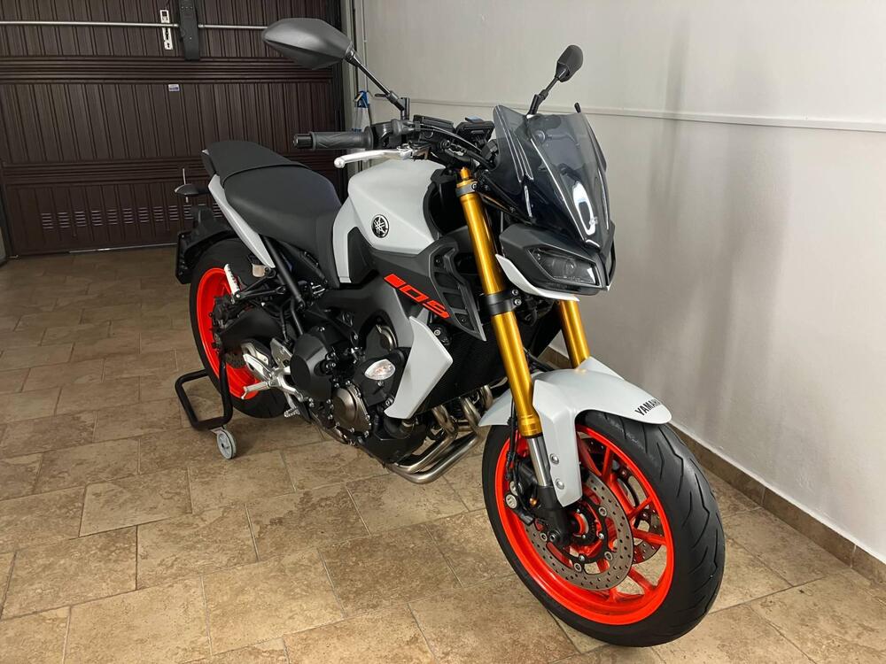 Yamaha MT-09 (2017 - 20) (2)