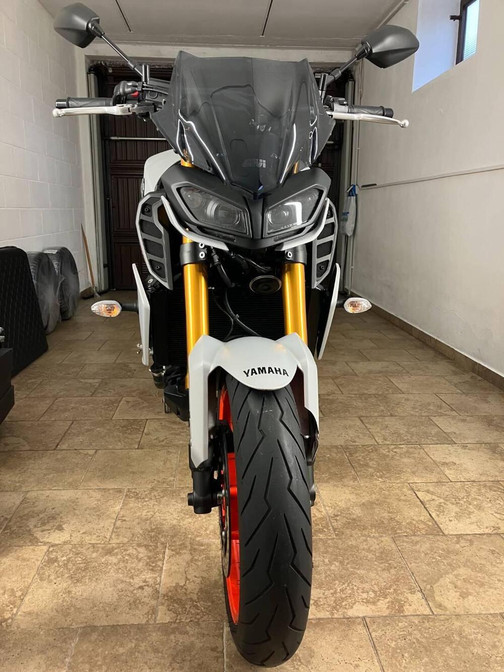 Yamaha MT-09 (2017 - 20) (3)