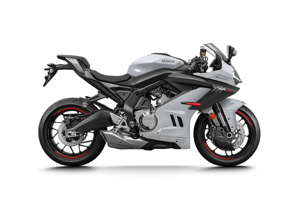 CFMOTO 675SR-R (2025)
