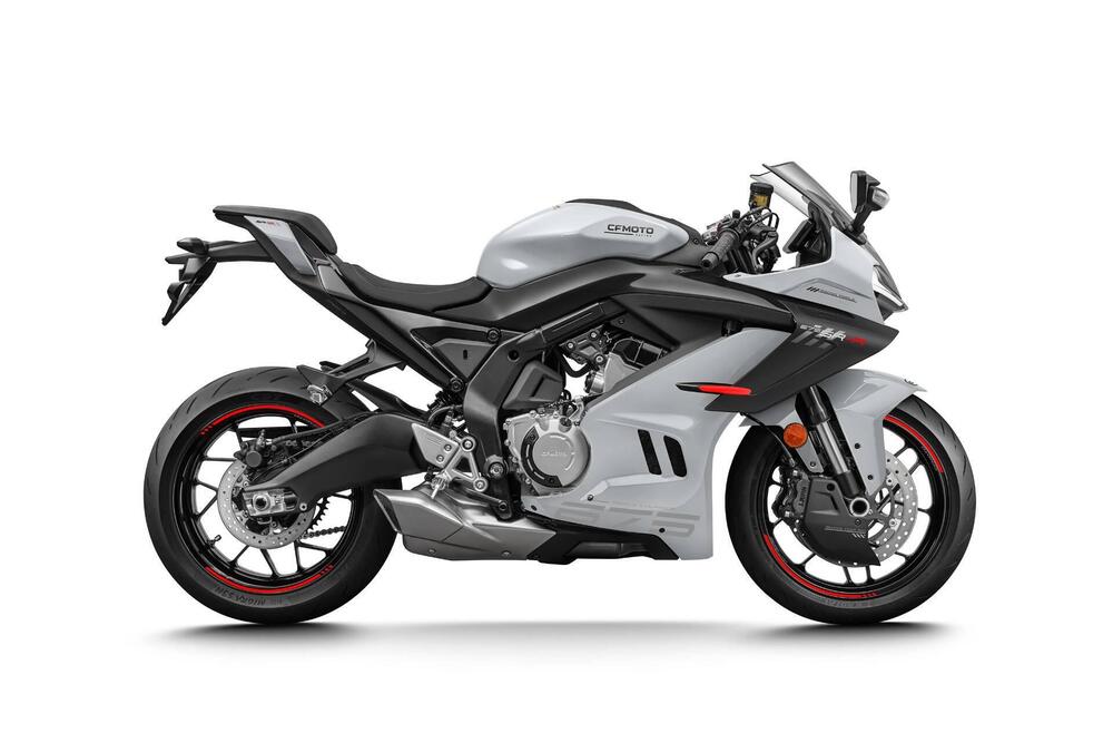 CFMOTO 675SR-R (2025)