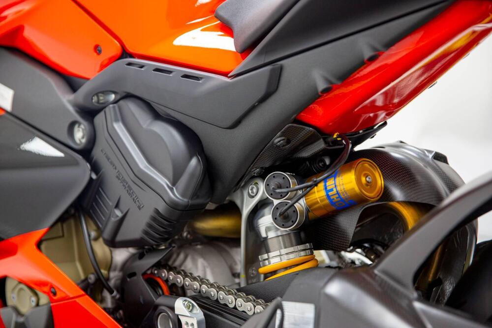 Ducati Panigale V4 Bautista 2022 World Champion Replica (2023) (15)