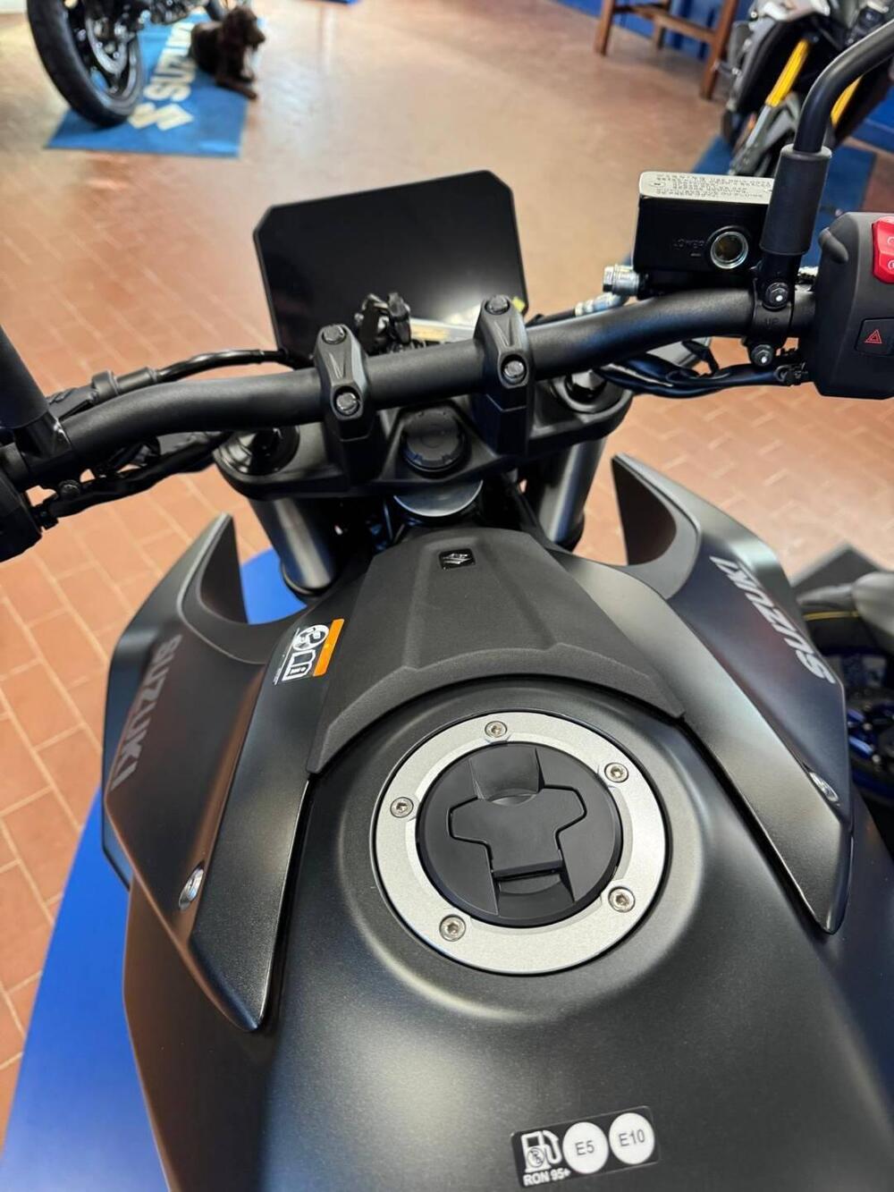 Suzuki GSX-8S (2023 - 24) (8)