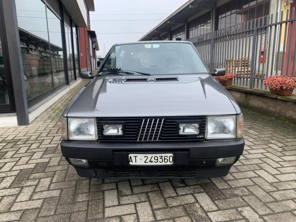 Fiat Uno 60 d'epoca a Milano