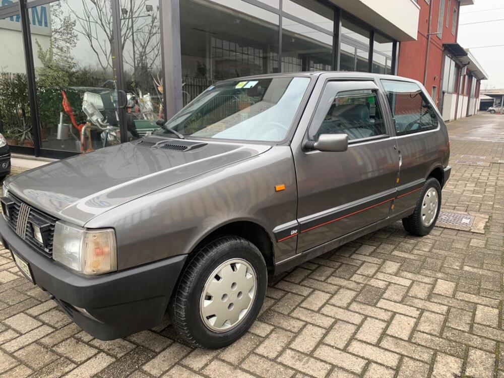 Fiat Uno 60 d'epoca a Milano (3)