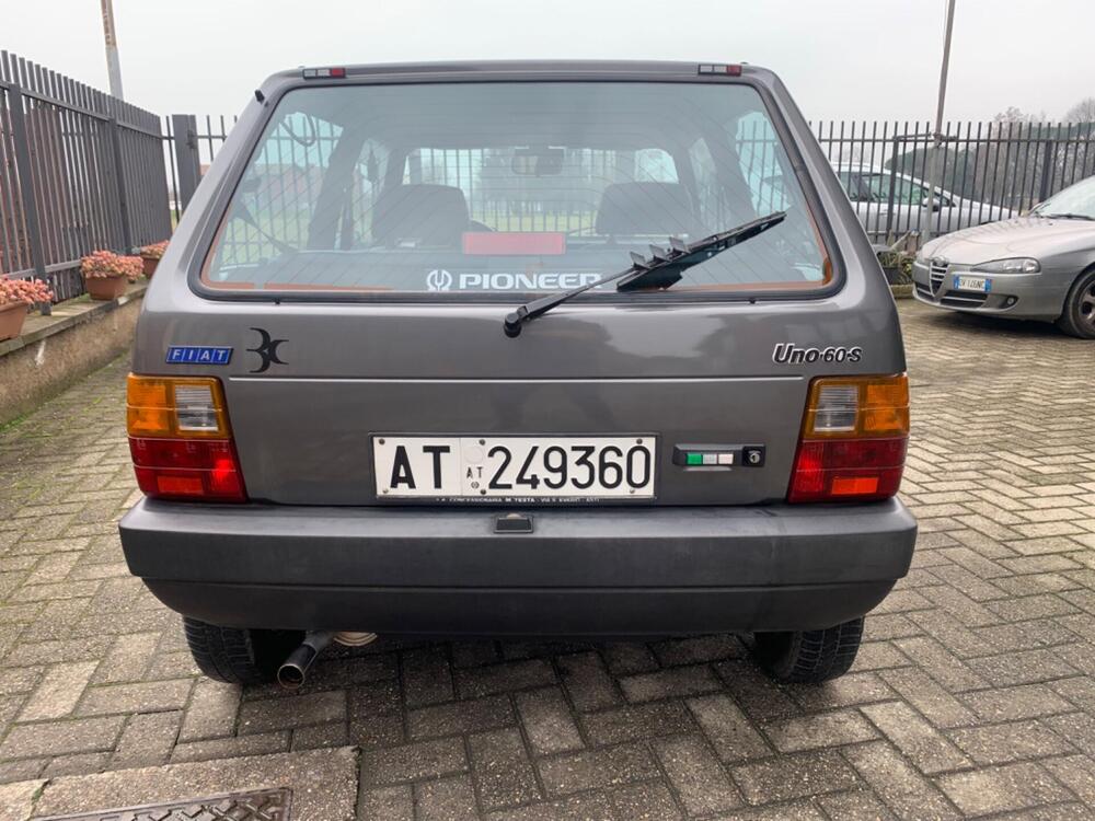 Fiat Uno 60 d'epoca a Milano (5)