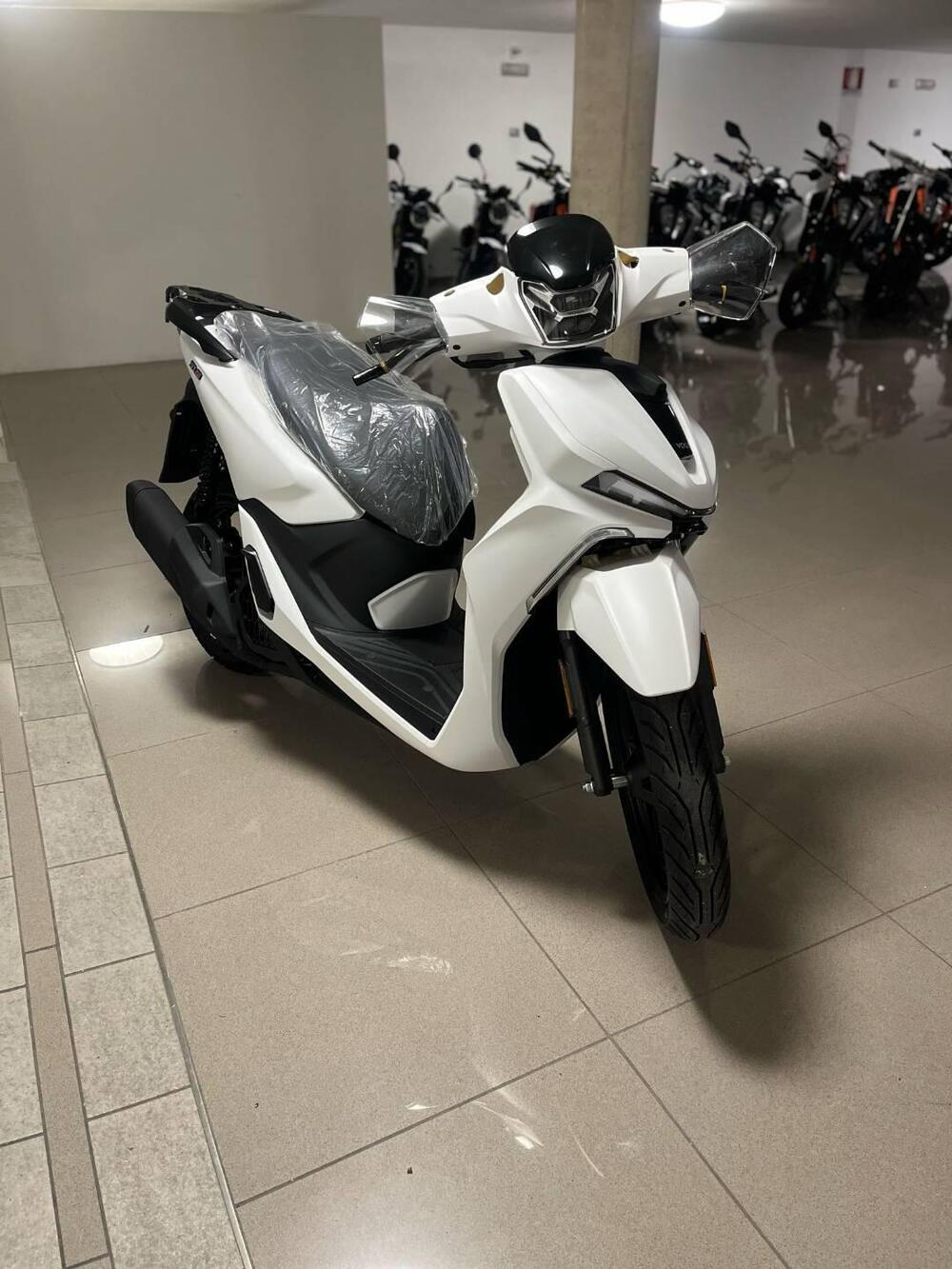 Voge Sfida SR16 125 (2025 - 26) (2)