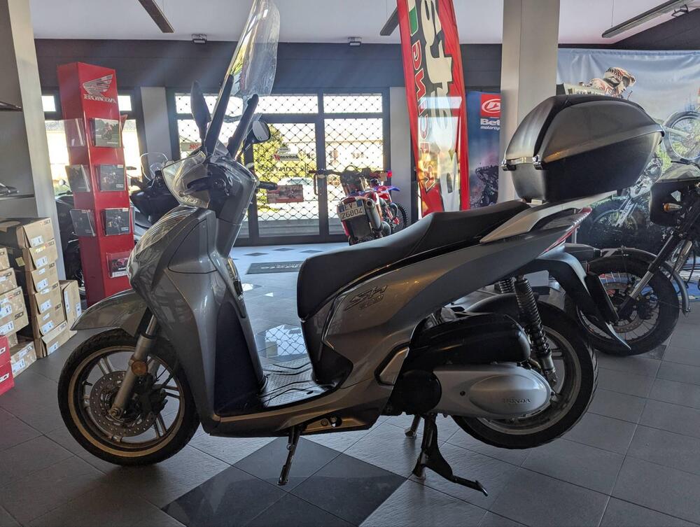 Honda SH 300 i ABS (2016 - 20) (6)