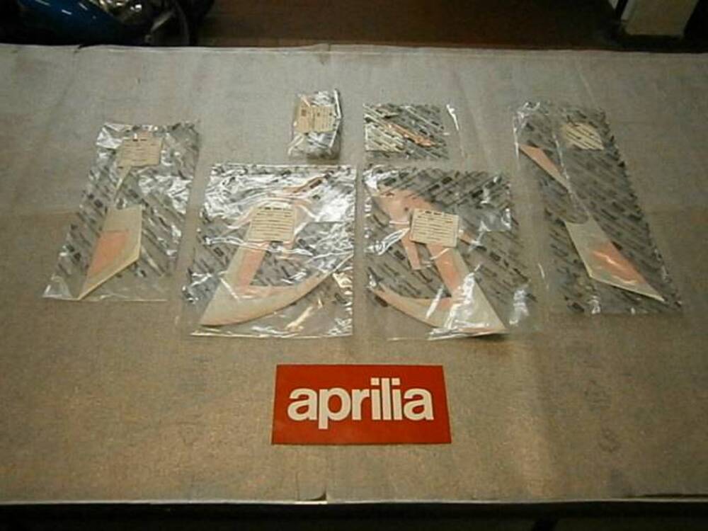 ADESIVI ANTERIORI Aprilia DECALCO SR 50 2008 KIT ANTERIORI