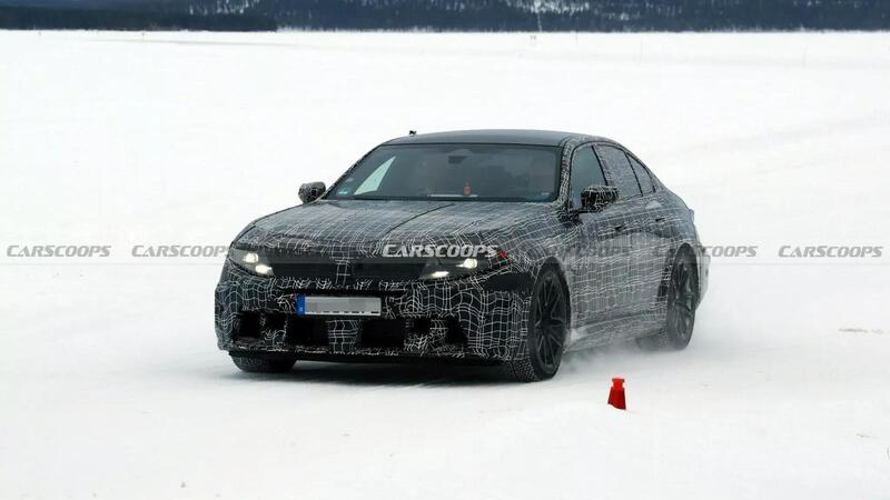 BMW M5: in arrivo il nuovo facelift ispirato al concept Neue Klasse [Foto Spia] 