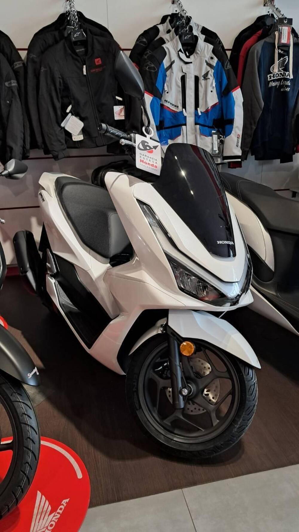 Honda PCX 125 (2025) (5)