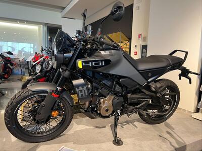 Husqvarna Svartpilen 401 (2024 - 25) nuova