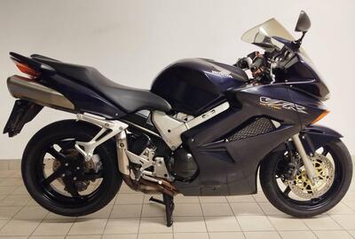 Honda VFR 800 (2002 - 05) usata