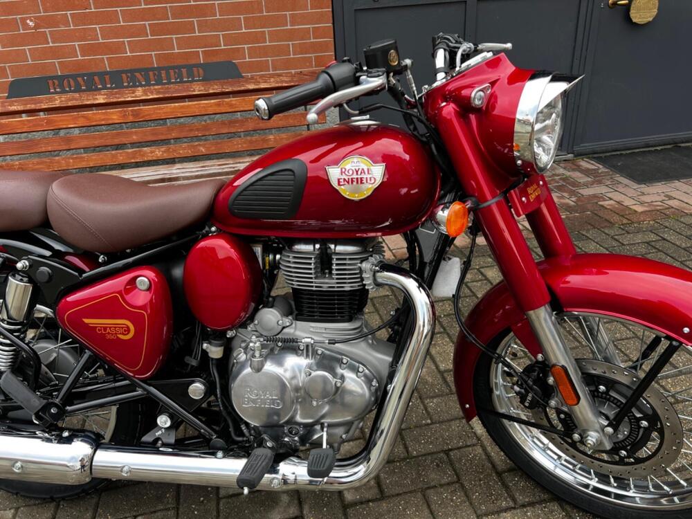 Royal Enfield Classic 350 (2021 - 26) (4)