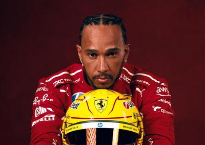 Formula 1. Ferrari, Lewis Hamilton e l’italiano: “Ho sempre voluto impararlo. E mi esercito ogni giorno in fabbrica