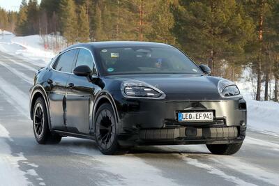 Porsche Cayenne Coup&eacute;: ecco com&#039;&egrave; vista da vicino, grazie alle nuove foto spia