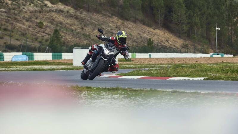 CFMOTO 675NK TEST: come va la prima naked 3 cilindri della Casa cinese. La prova in pista, Pro e Contro [GALLERY]