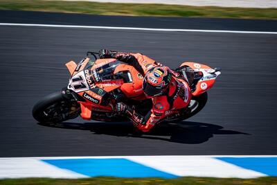 SBK 2025. Nicol&ograve; Bulega domina anche le prove libere a Phillip Island