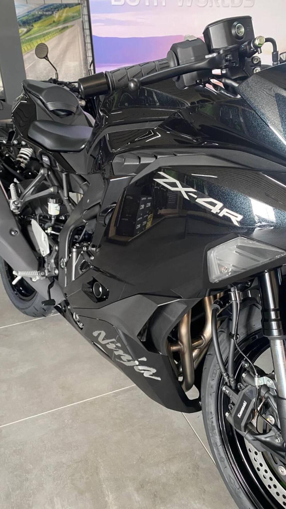 Kawasaki Ninja ZX-4R (2024 - 26) (2)