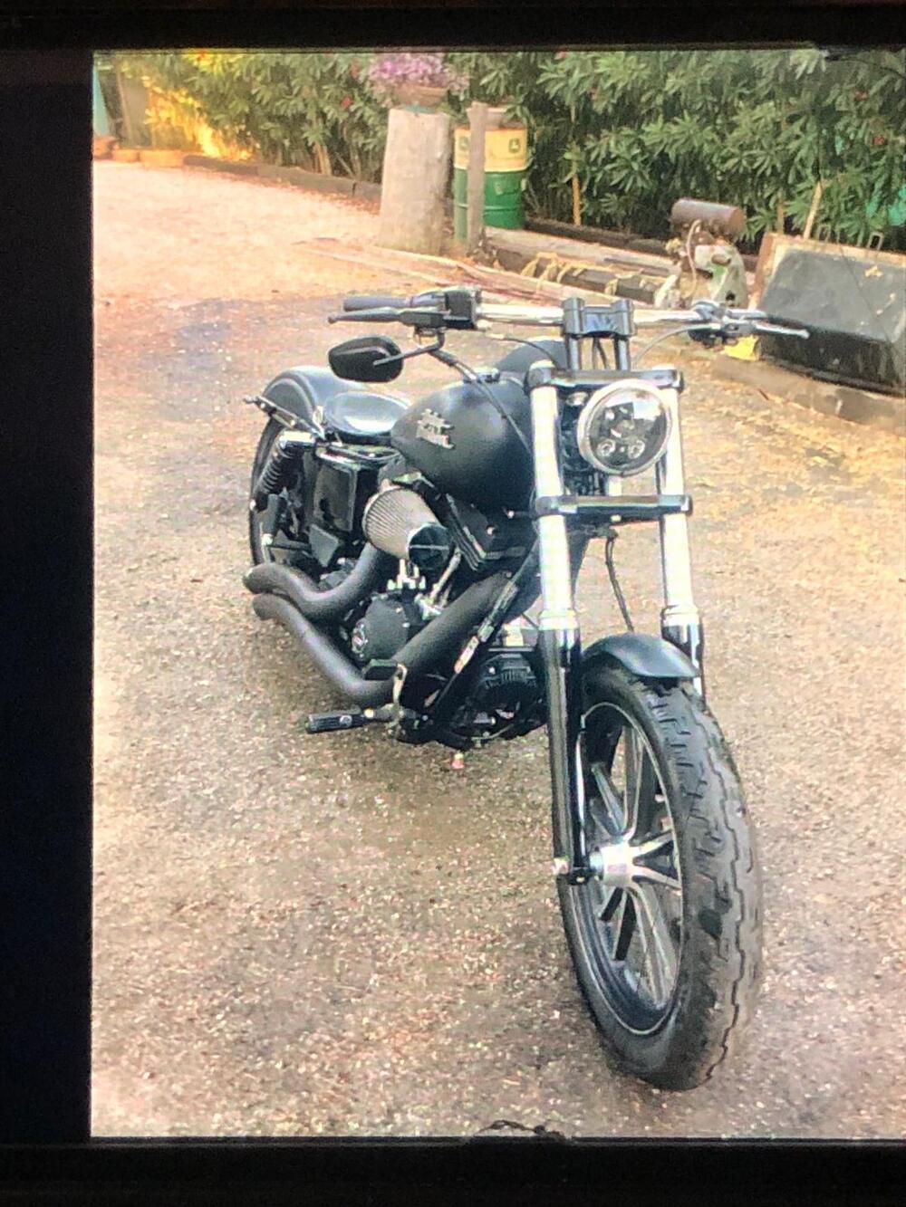 Harley-Davidson 1690 Street Bob Special (2015 - 16) - FXDB (15)