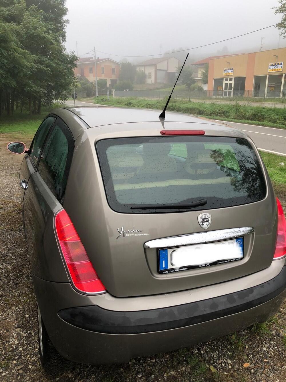 Lancia Ypsilon usata a Pavia (2)