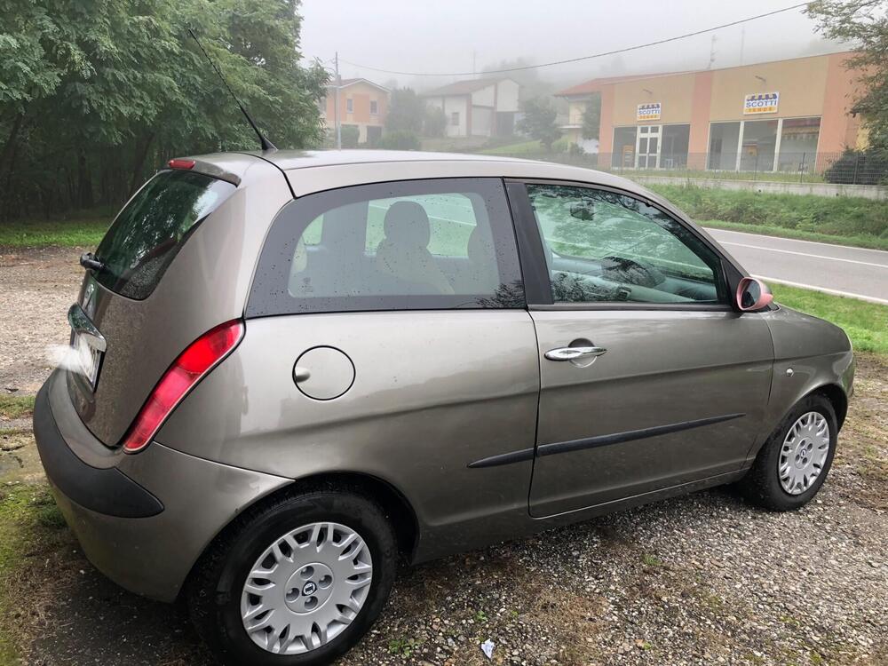 Lancia Ypsilon usata a Pavia (4)