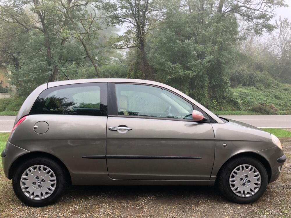 Lancia Ypsilon usata a Pavia (7)